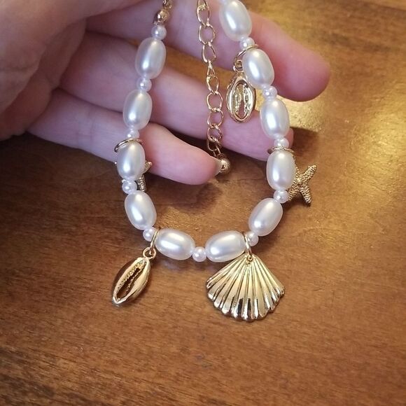 Pearls and charms bracelet gold plated - Picture 8 of 10